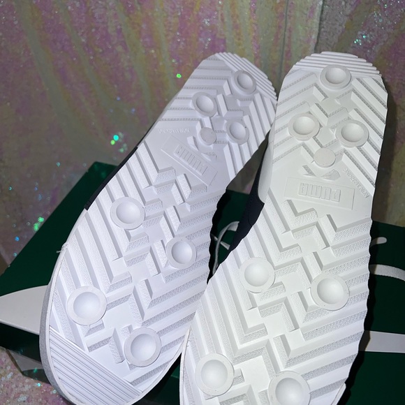 Navy Blue Puma Romas - Picture 3 of 3